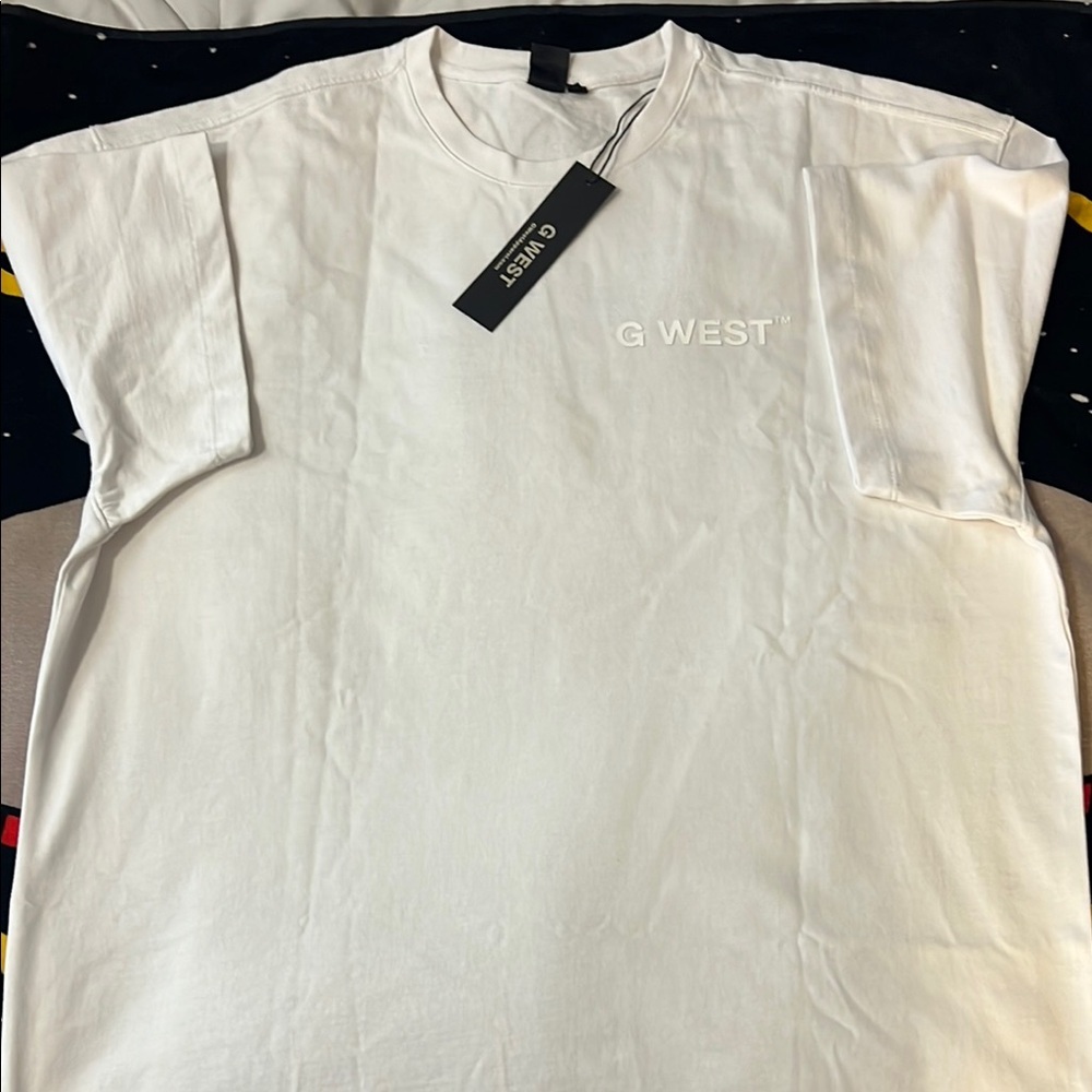 G WEST OVERSIZED WOLF TEE
( yellow marks of being folded ) - Picture 2 of 6